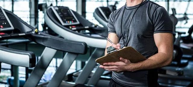 学完健身教练如何工作更有效率,4个健身误区