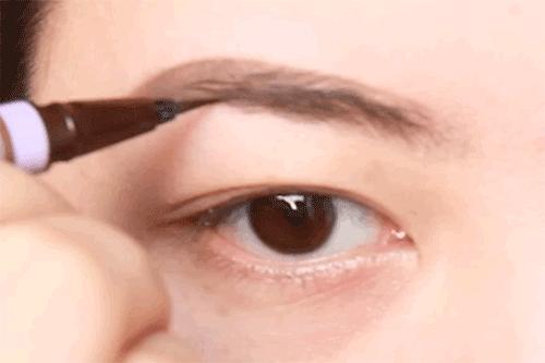 了这个大眼妆，出门被误认为是Lisa