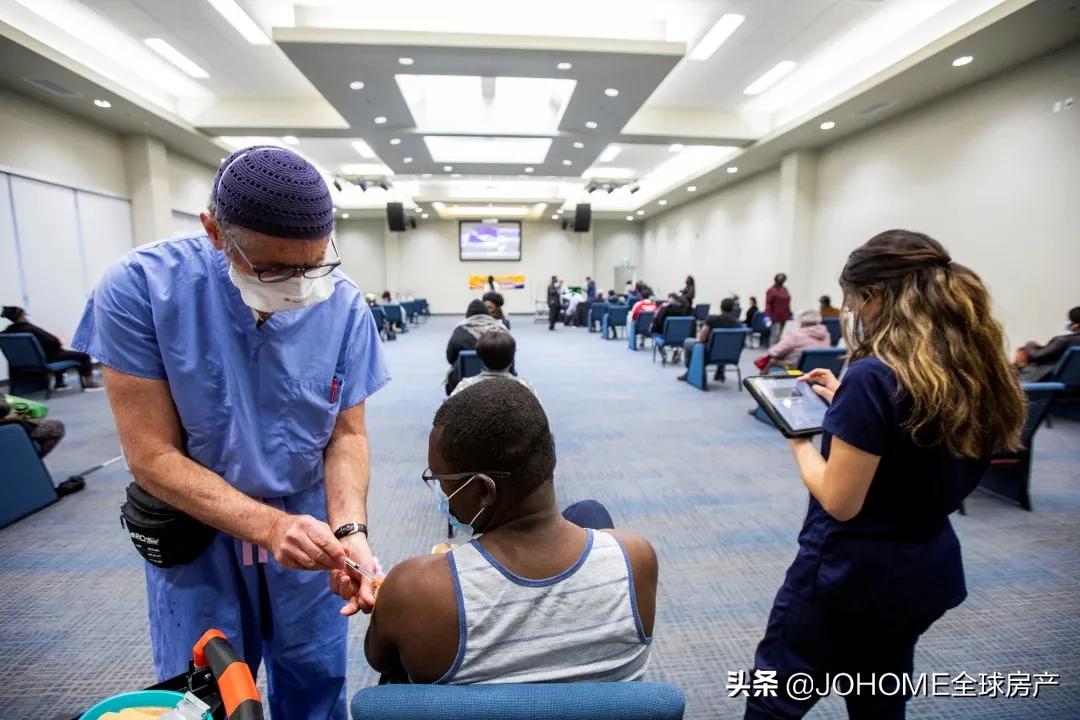 以儆效尤！两旅客拿假疫苗证明糊弄加拿大海关，一人罚2万刀