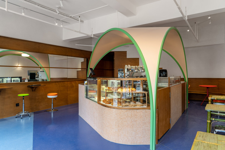 星巴克咖啡馆拍照效果图,有创意的咖啡厅设计