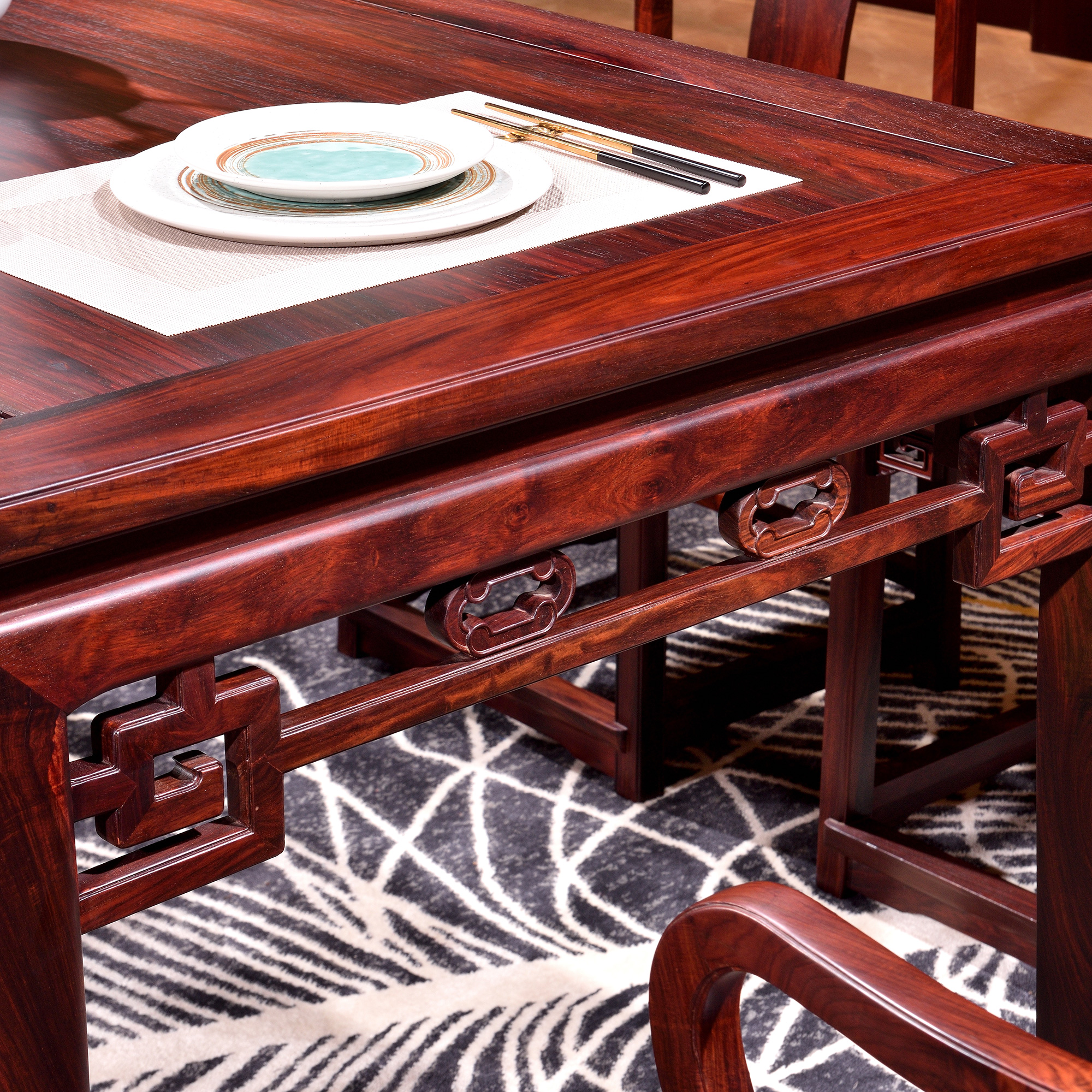 家具餐桌体现品味文案,有品位的餐桌