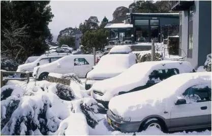 防止车窗玻璃起雾的小妙招,冬天车窗侧玻璃起雾怎么快速除掉