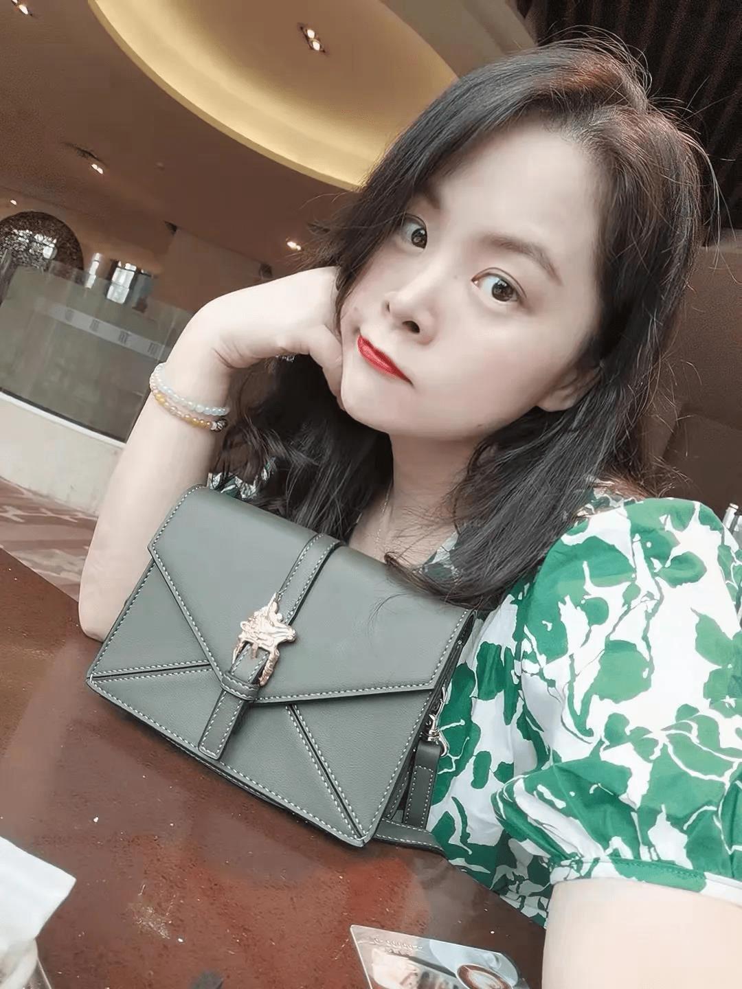 好家云店店主薇儿:30w粉丝,月入6位数,撑起三份事业