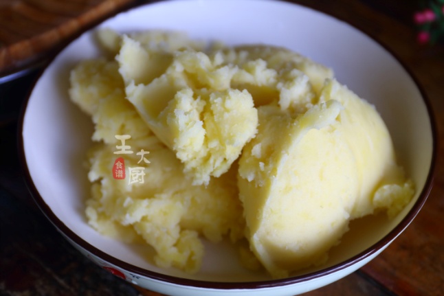 爆浆芝士土豆球，咬一口酥脆绵软奶香浓郁，一口一个太香了