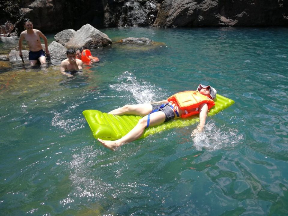 7月7日山间一潭水,悠游无夏日,狮子头莲花坑溯溪游泳开炉腐败