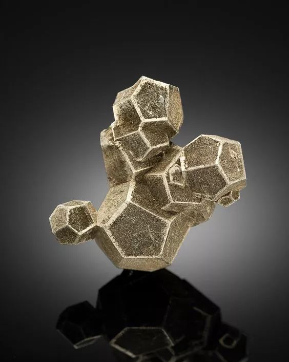 价值1000万的金子一鉴定只剩100？！“愚人金”到底是什么？