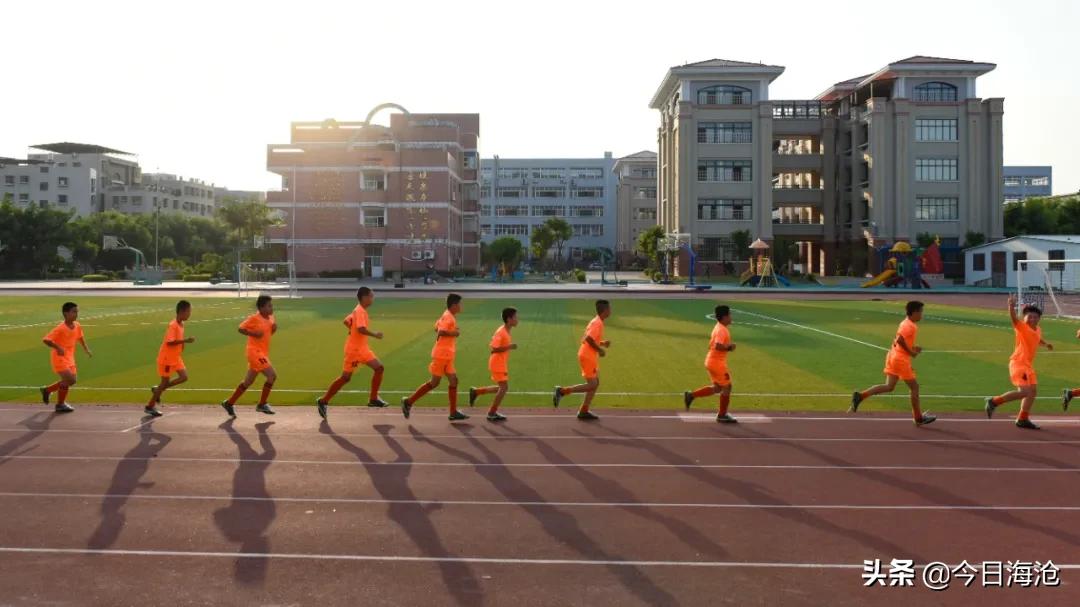 厦门102岁老校藏有“南湖红船”、“古田会议会址”