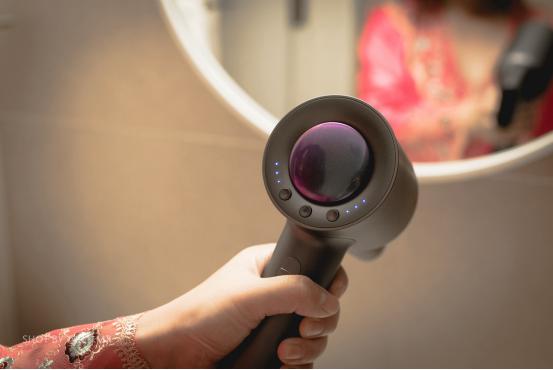 花1300买个吹风机奢侈吗,花2000块买吹风机值得吗