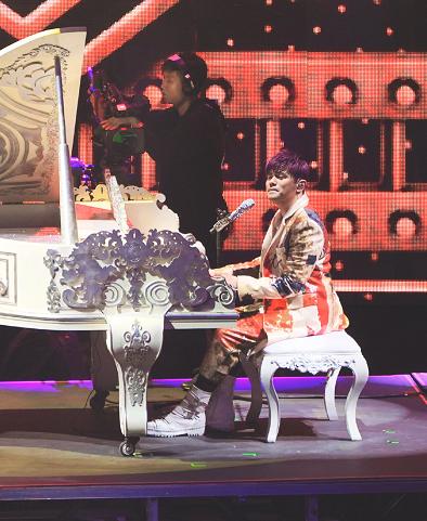 周杰伦烛光音乐会济南,周杰伦在济南奥体中心