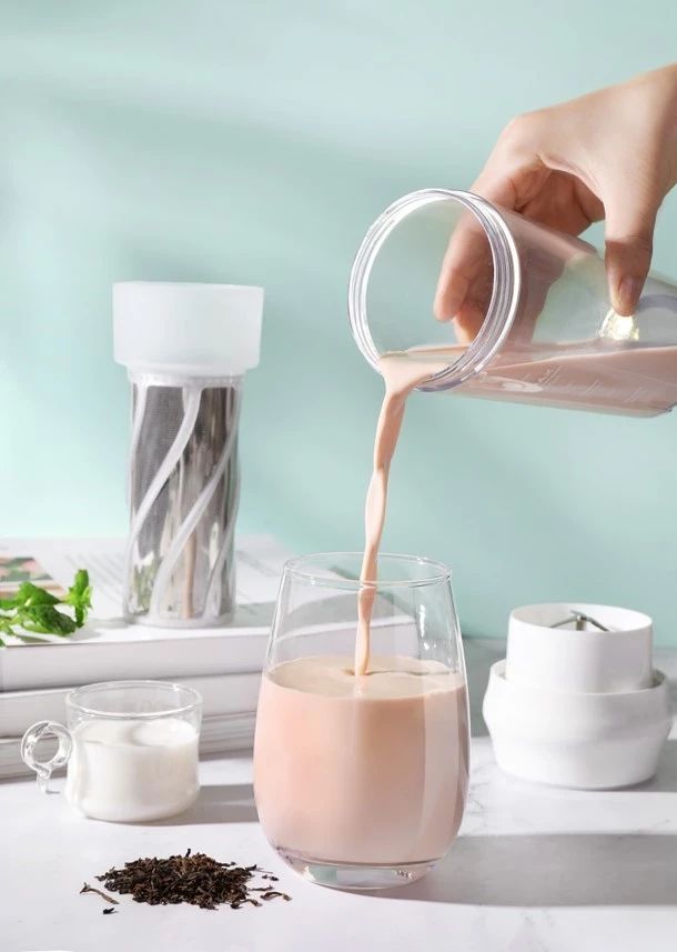 堪称行走的果汁工厂！不用插电！快速出汁，碾压传统榨汁机！