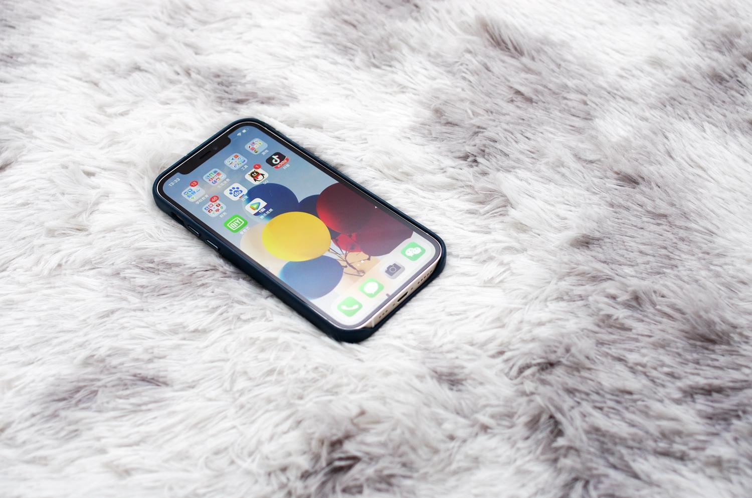 或许比原厂还要好一些：我的iPhone12的“高冷”配件们