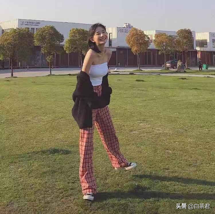 明星同款小众品牌平价衣服推荐,明星同款小众潮牌穿搭