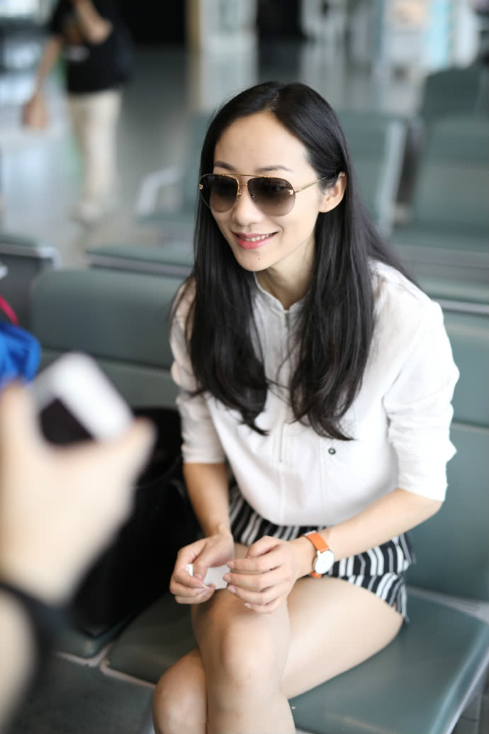 韩雪黑衣长腿,韩雪1米2长腿