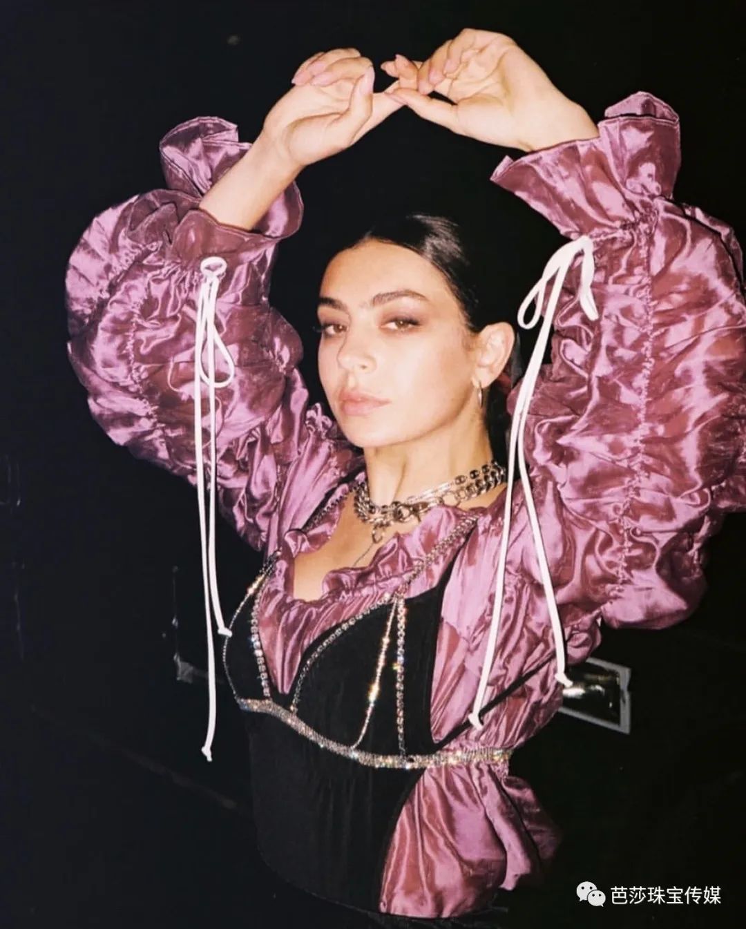 夏日拒绝甜腻，JustinClenquet给你一点酷感套路