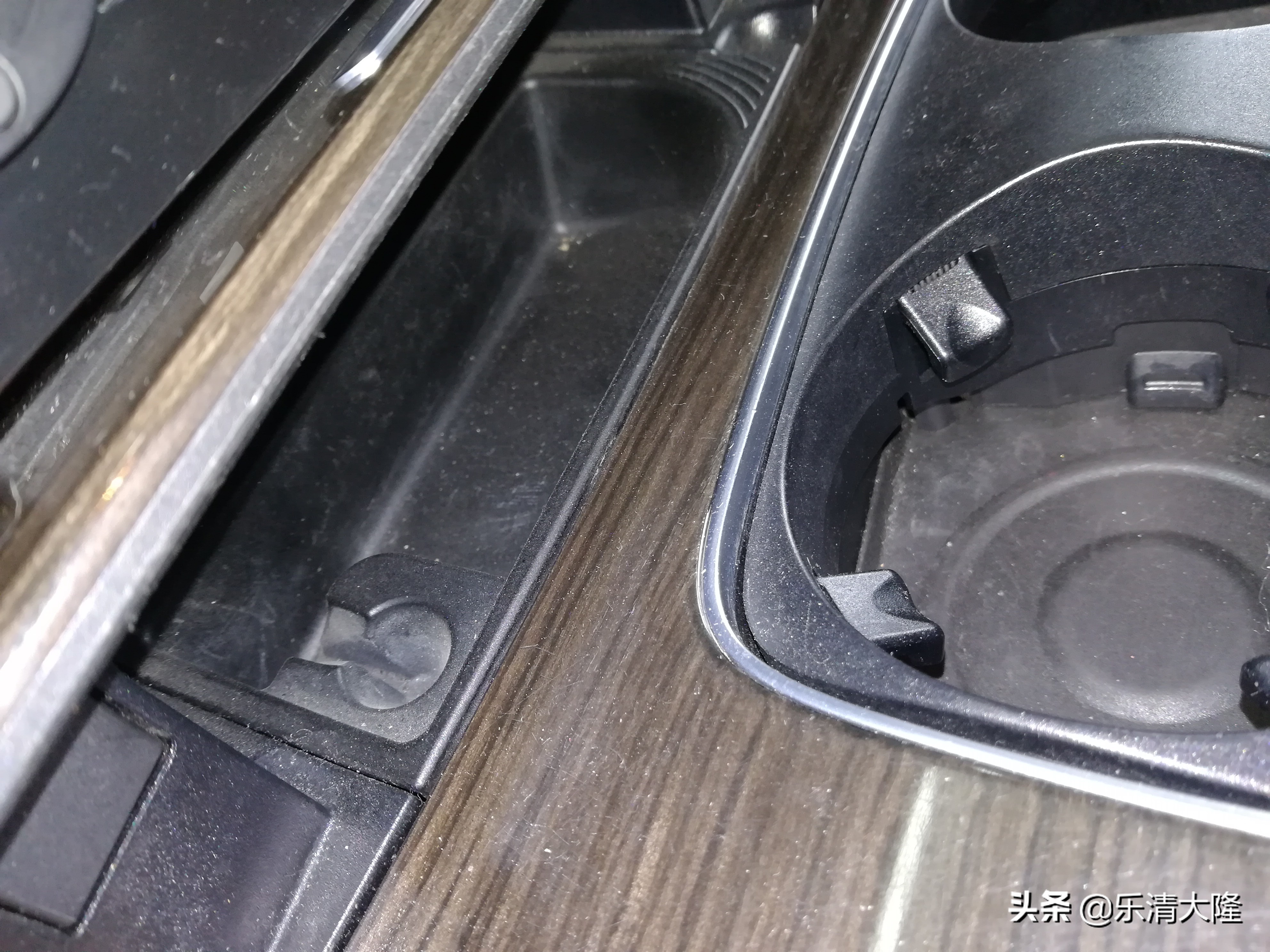 广州宝马7系内饰清洗,宝马7系发动机舱清洗