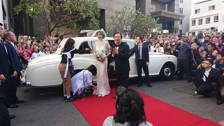 黄磊孙莉领证17周年晒贴脸自拍,黄磊和孙莉结婚20周年