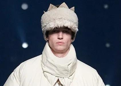 yeezygap美国首发,yeezygap国内外版本一样吗