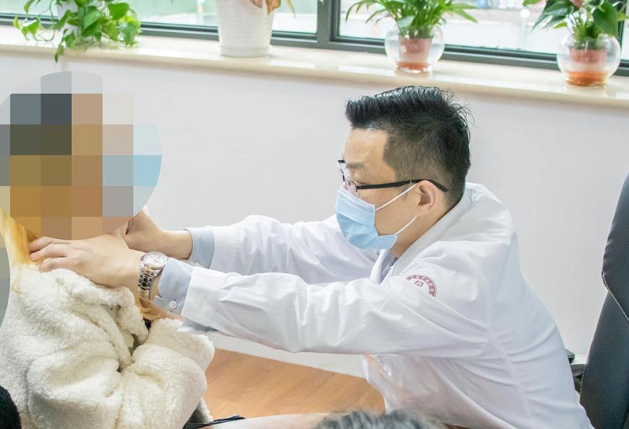 最近减肥为什么脖子肿了,突然胖了然后减了药量又瘦了一点