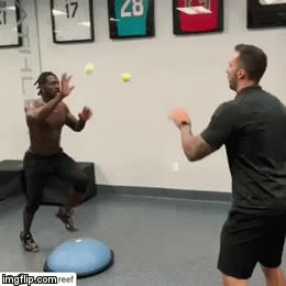 休赛季不能说的秘密：你们慢慢玩，我们忙着进步呢