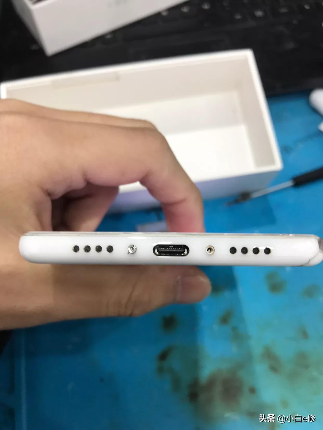 mix2全陶瓷尊享版换听筒,mix2尊享版换外屏