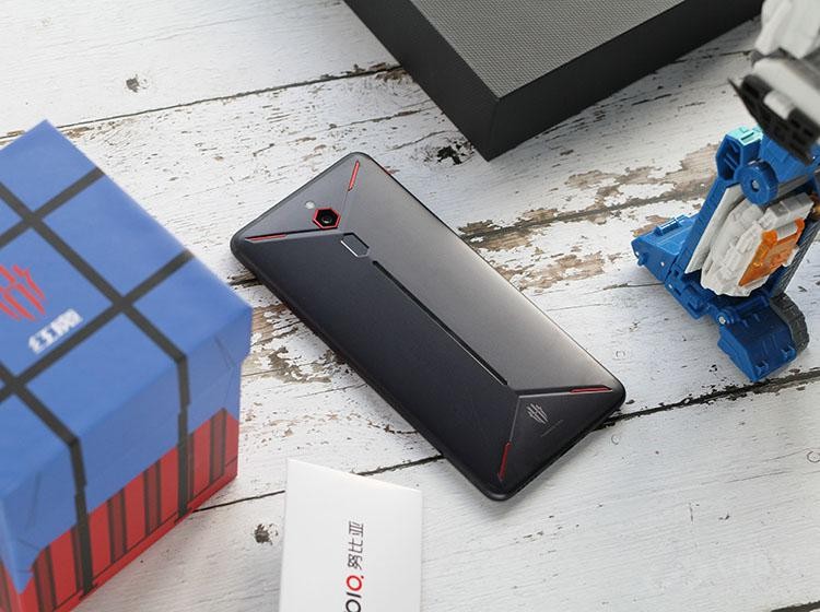 红魔mars参数图片,红魔mars电竞手机烈焰红