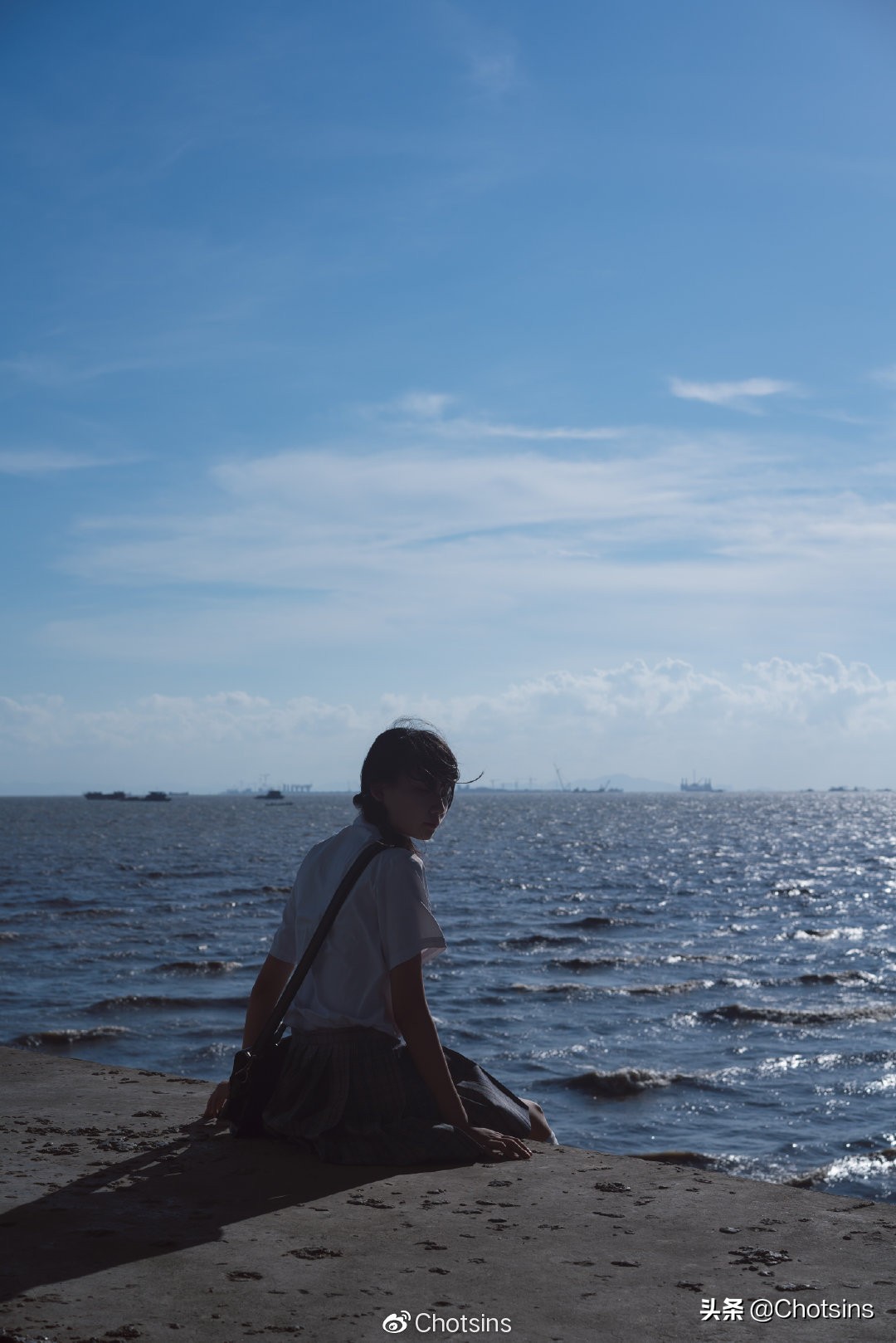 海边落日写真少女感,外景活力少女写真