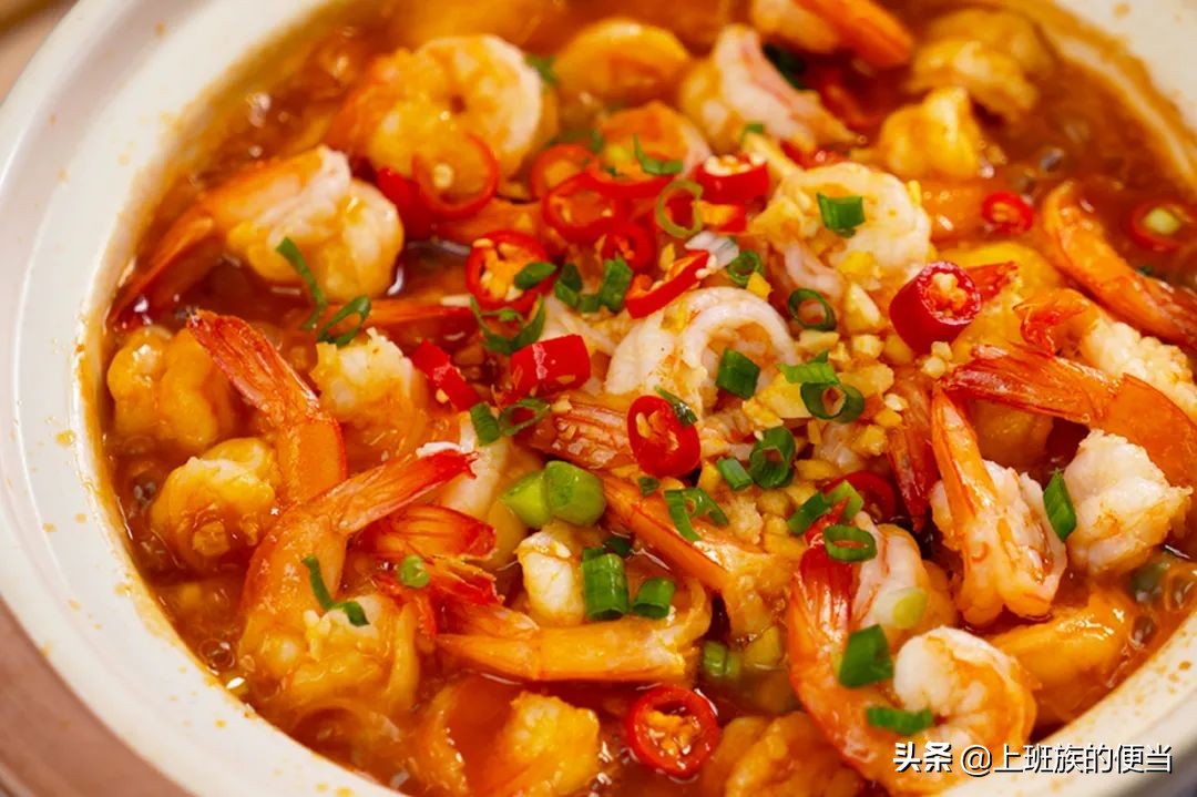 2块豆腐几只虾，滑滑嫩嫩超入味，大人小孩都爱吃