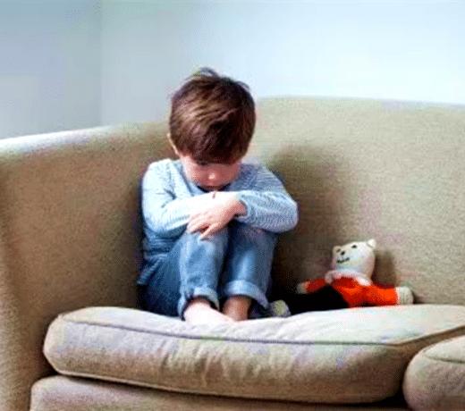 孩子爱哭不勇敢怎么沟通,孩子爱哭怎么哄她都不行怎么办