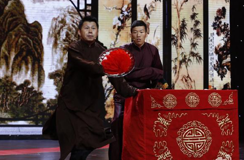 何沄伟徒弟闫佳宝破天荒点赞师父，漫长六年时间，师徒几乎零互动