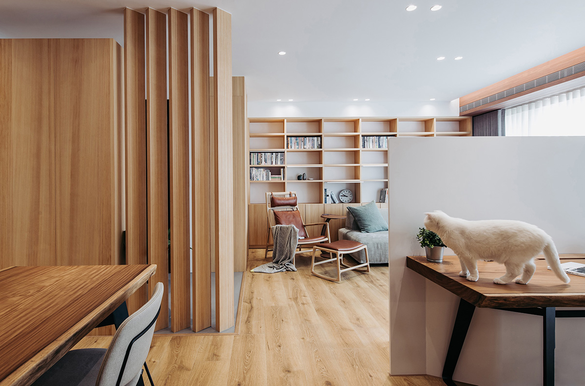 在日式原木家里，冲煮一杯咖啡，和猫一起度过漫漫时光