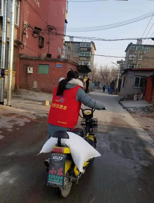 疫情无情人有情爱心企业助战疫,疫情无情人有情脱贫户捐款助战疫