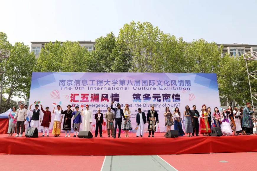 宿管阿姨一口流利的英语,48岁宿管阿姨飚英语燃爆全网