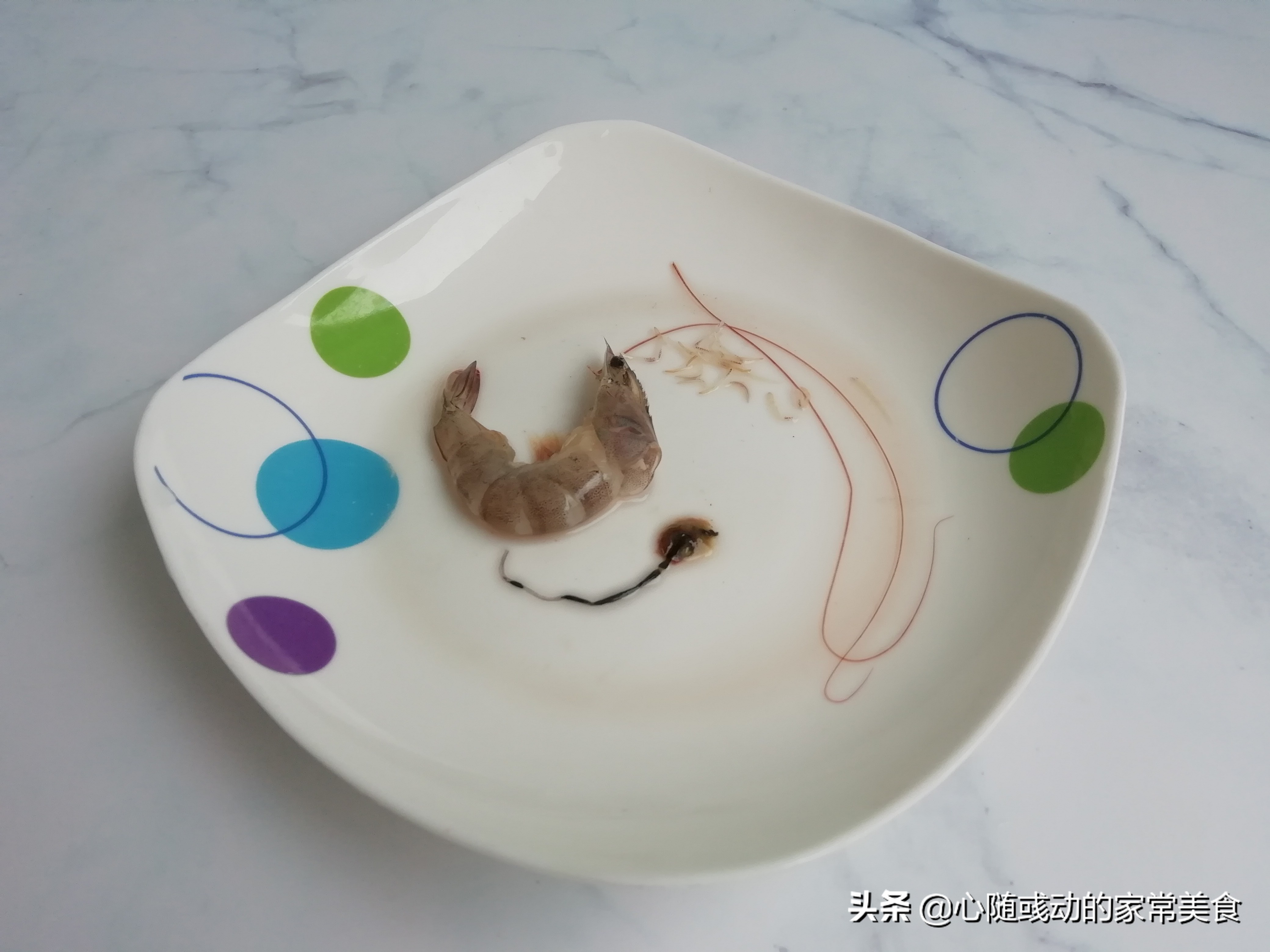 虾头到底能不能放心大胆吃,虾头里的脑能吃吗