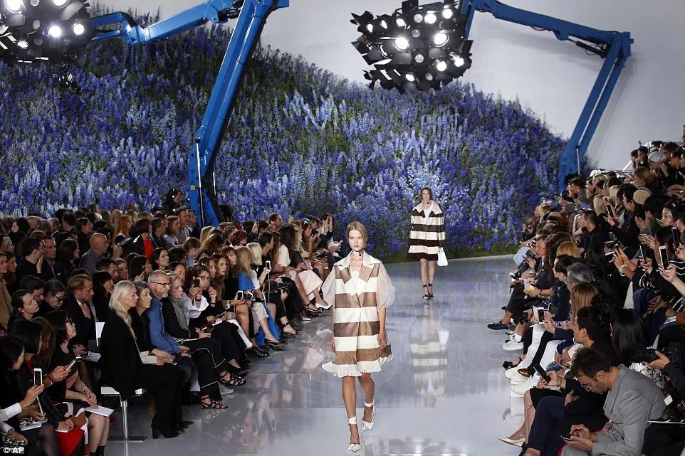 CK是个负心汉，将RafSimons逐出门户，究竟错在谁？