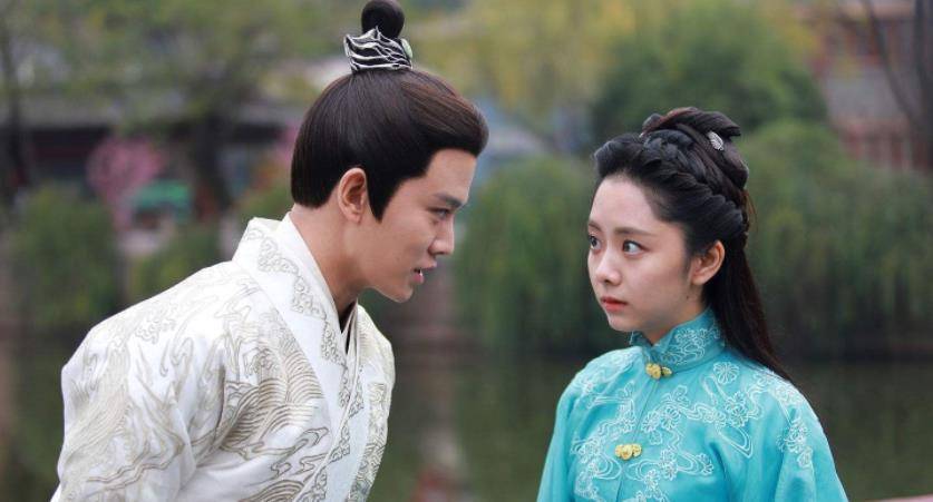 鹿晗大制作“扑街”,《锦衣之下》穷却收视口碑双收,何为原因?