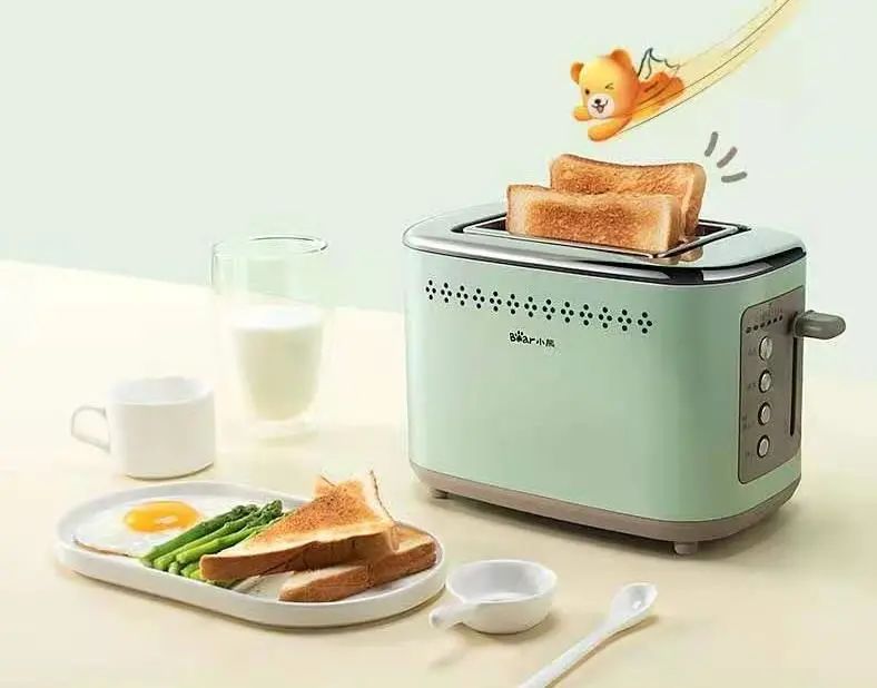 摩飞vs小熊,摩飞与小熊