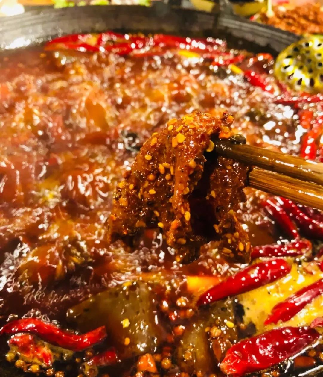 被偏头痛困扰28年的炒料师痛得炸裂还要开店感动无数网友