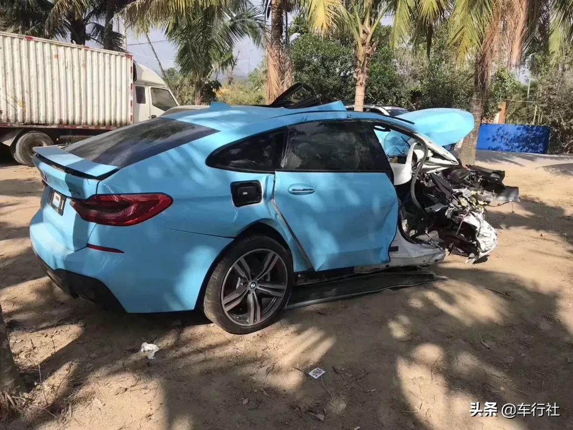 宝马6系GT640，右前侧超级事故，维修费恐不低于20万！