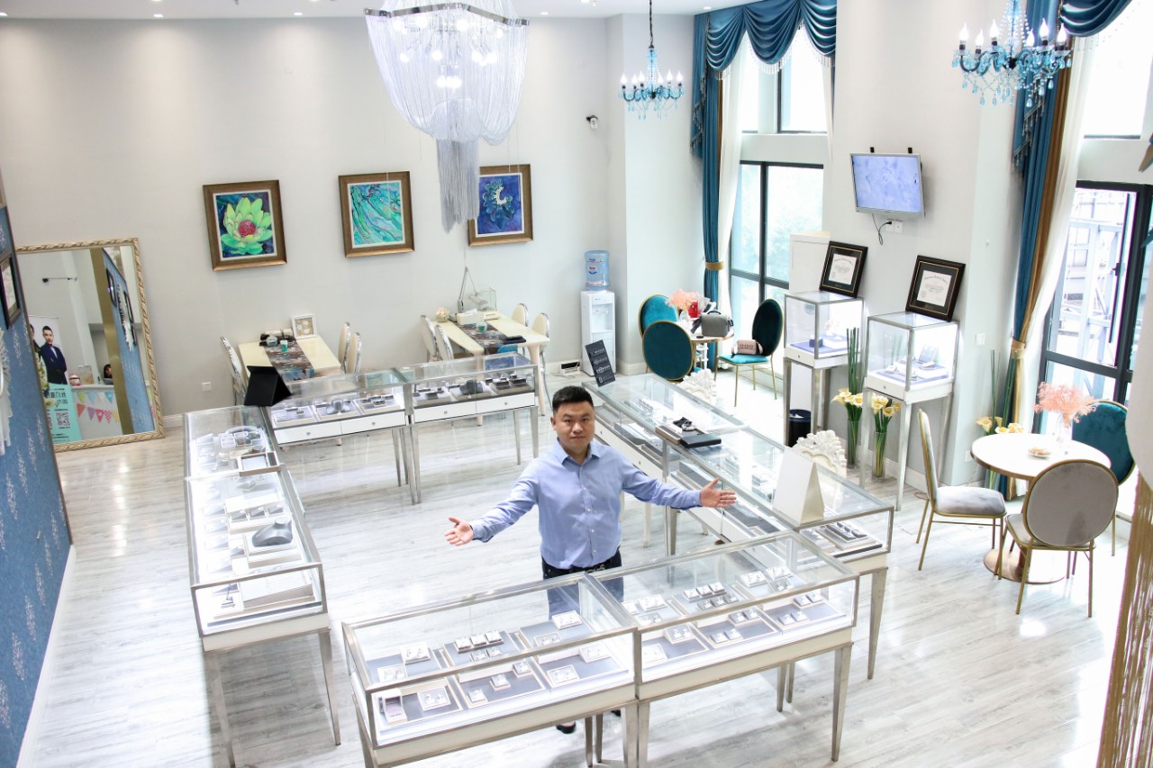 不要小看非漂IT男，他可能会进化成珠宝老板