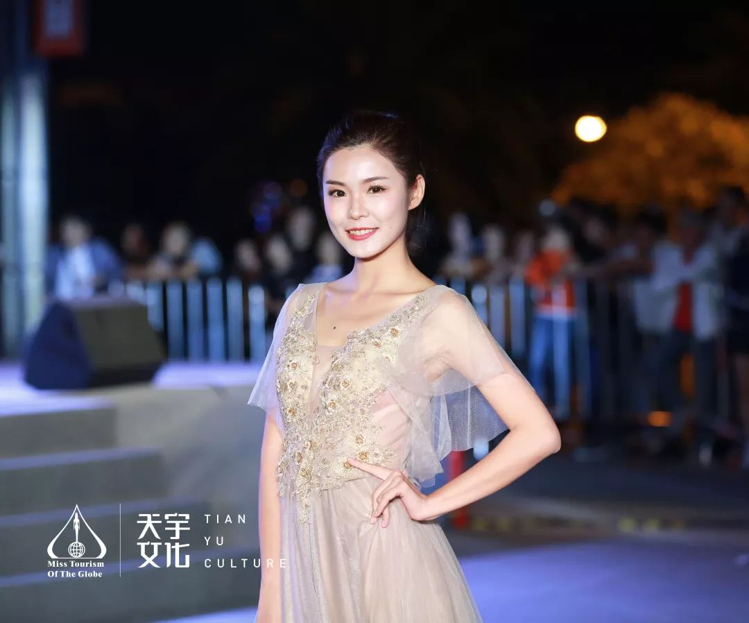 厦门分赛区复赛,导师们各出奇招抢人,黄子韬都搬出来了~