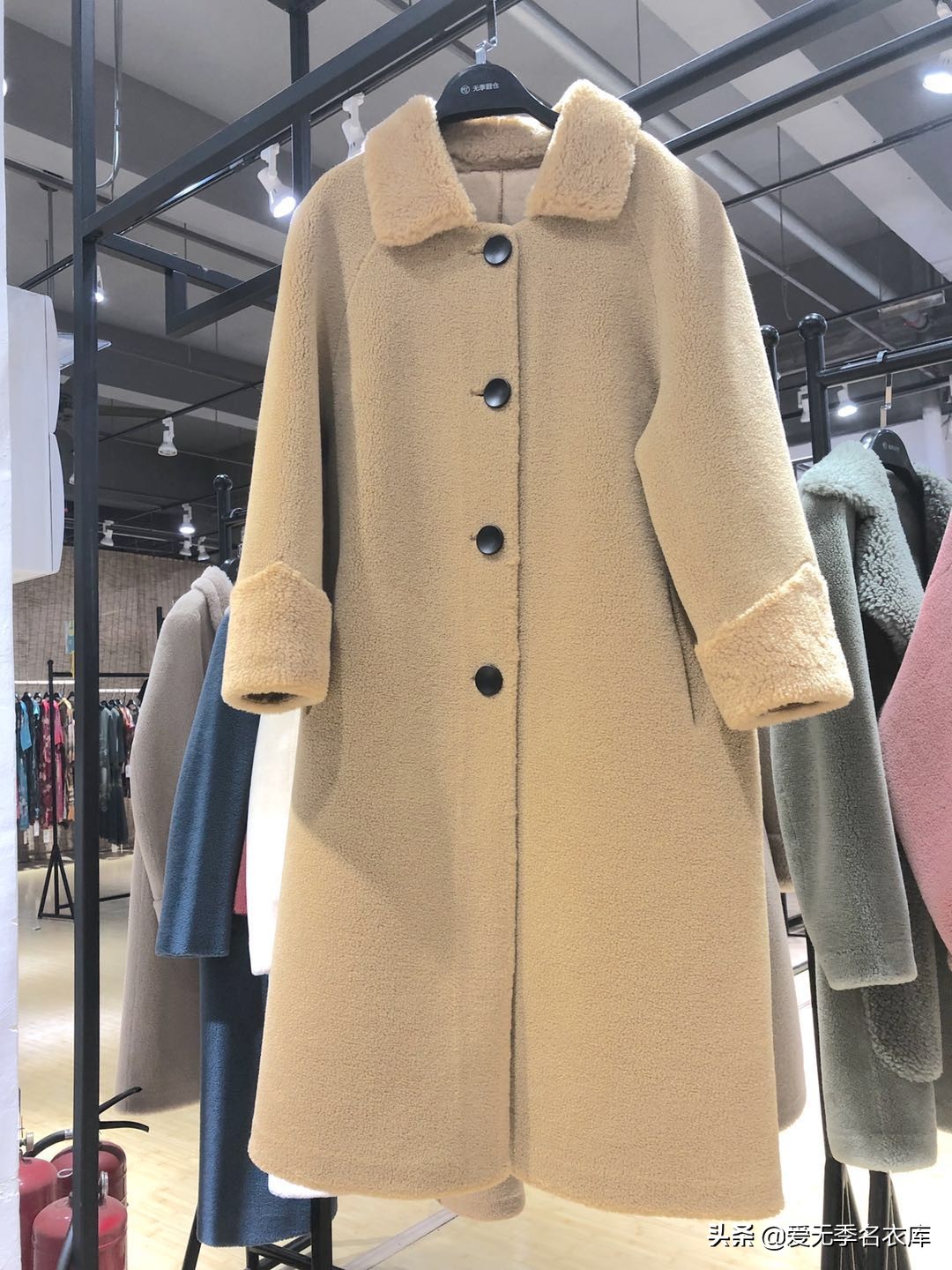 服装店新手去拿货哪里比较好,服装店的衣服进货渠道