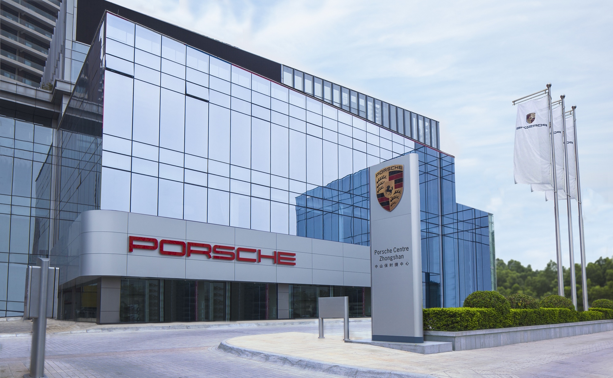 保时捷和雷克萨斯,一个马来一个印度建厂,看不起国内消费者?