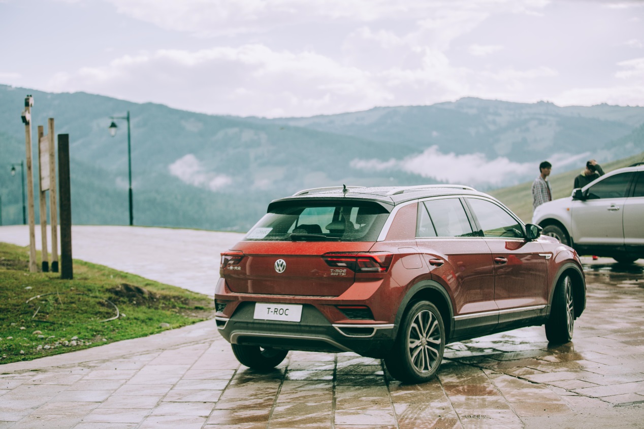 这台suv诚意满满,这款德系车只卖6万元却非常耐造