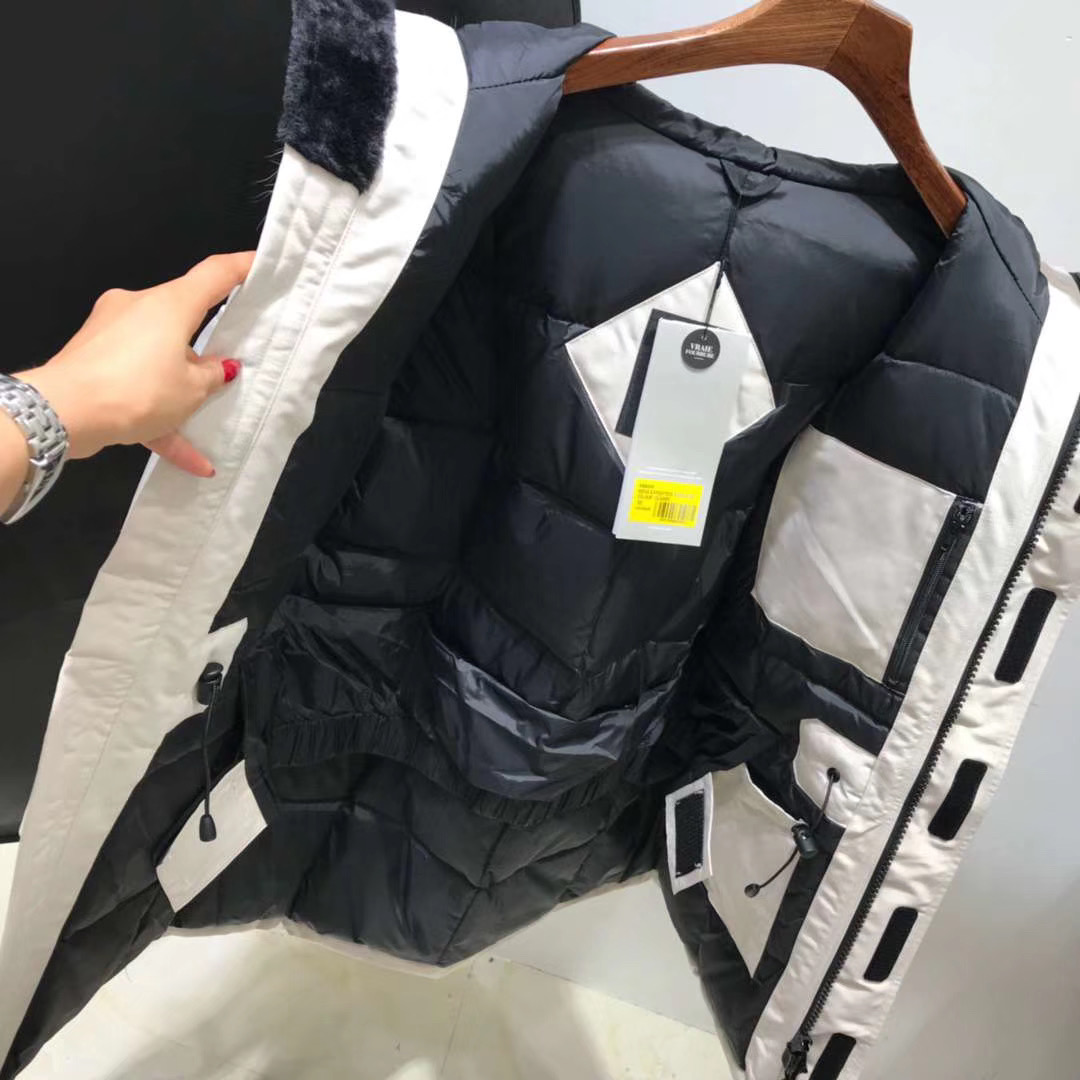 加拿大鹅为什么这么贵,加拿大鹅到底值不值得买