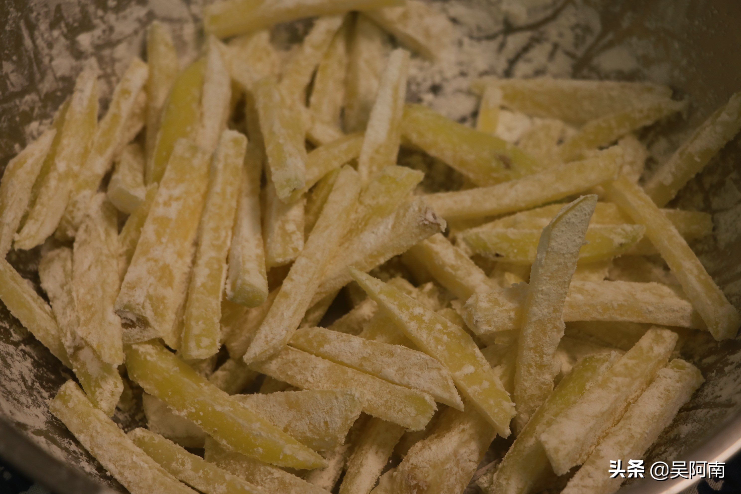 教你在家做炸薯条简单实惠,怎样在家里炸薯条又好吃又省事儿