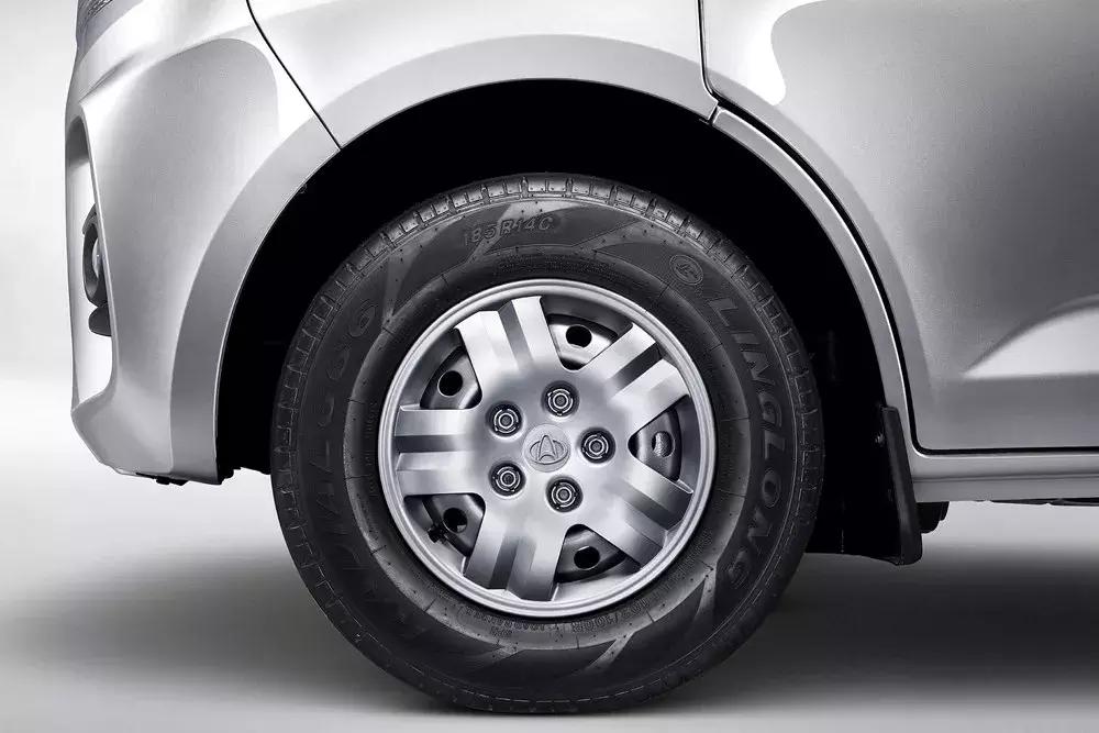 长安睿行m60vs金杯海狮s,长安m60睿行vs金杯新海狮s