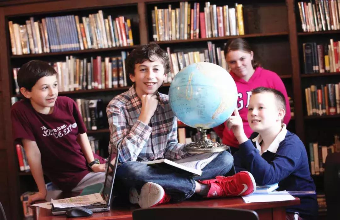 这所毗邻美国常青藤名校的中学,为何备受中国学生推崇?