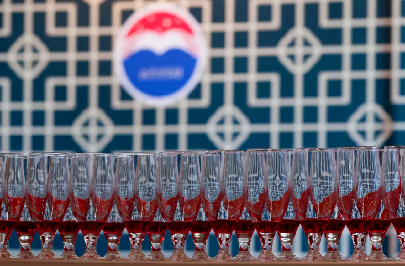 那些远在海外的茅台先生除了卖酒还做了啥？