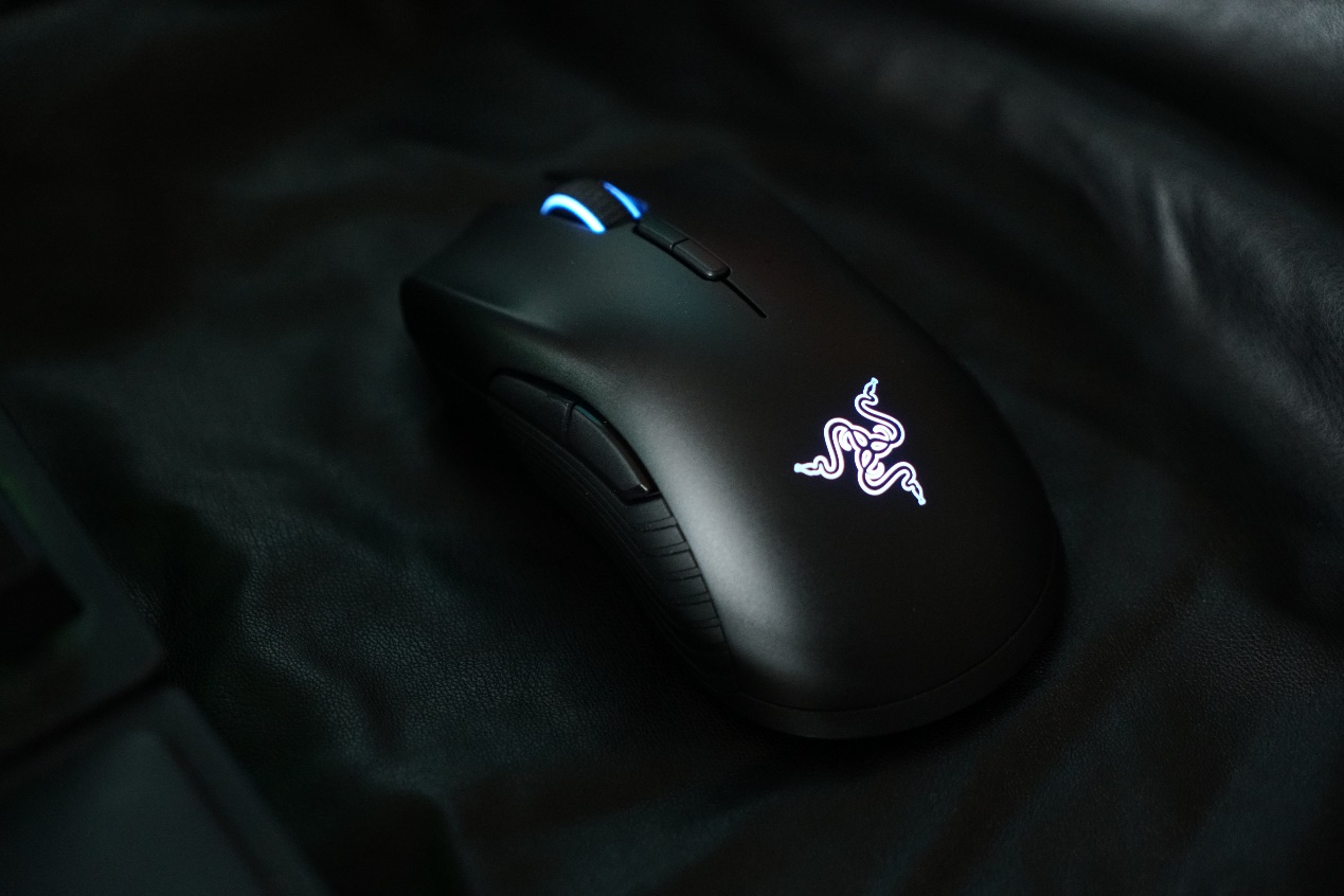 雷蛇曼巴眼镜蛇无线版鼠标开关键,雷蛇曼巴眼镜蛇无线版灯光