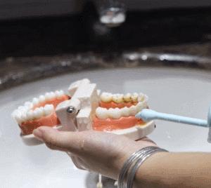 自带瞄准器洗牙小工具，每分强输出1600次，激起*男猛**电竞梦